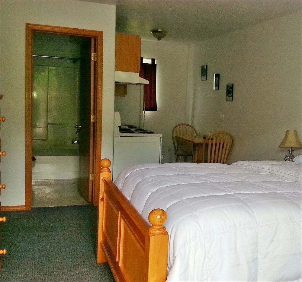 Clark Fork Lodge Buitenkant foto